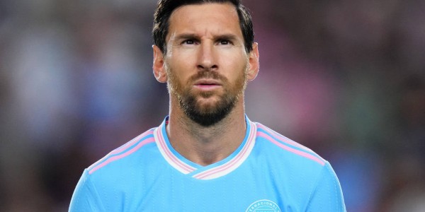 迈阿密官网盘点梅西荣耀以致敬 续约2008冲击1000球？