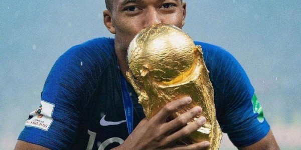 姆巴佩41球金球第七，巴黎没他夺三冠，登贝莱拿奖这记耳光太响