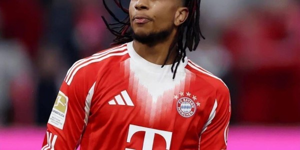 利物浦老队长推三人接班萨拉赫：欧冠顶级边锋，拜仁新“罗贝里”