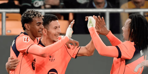 一场5-3逆转，让巴萨甩开2大争冠对手！创造历史：加冕西甲第3队