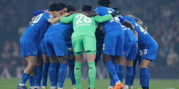 酋长球场失守，阿森纳争冠路遇坎坷：约克雷斯抱怨场地，曼城虎视眈眈