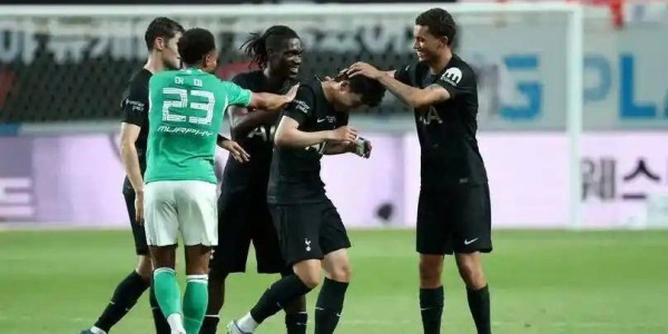 2-1巴萨开门红，曼联旧将5000万先生，欧冠9分钟双响庆祝