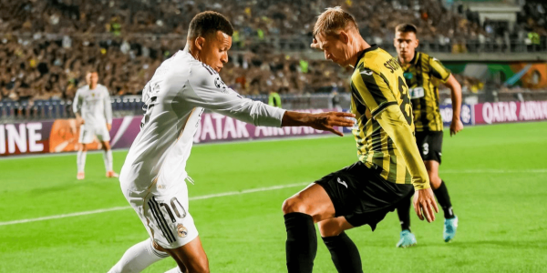 成都蓉城签下欧冠级后卫：欧冠16场，场均3.5次解围