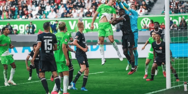 周六012德甲焦点：沃尔夫斯堡中场掌控VS海登海姆残阵重构，抢分与保级的攻防博弈