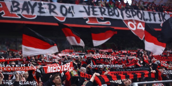 马尔蒂尼预测欧冠冠军：巴萨需加强防守方能问鼎