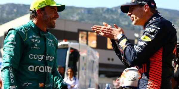 震撼！利物浦密谋阿隆索回归，“欧冠冠军否决条款”逼斯洛特绝境求生？