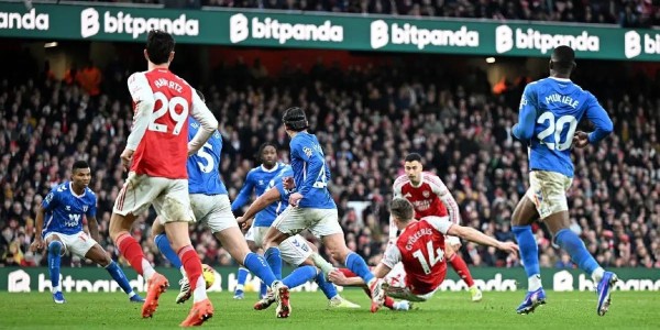 3-0大胜仍悬心！阿森纳高效蜕变藏伤病隐忧，9分领跑能否破夺冠魔咒？