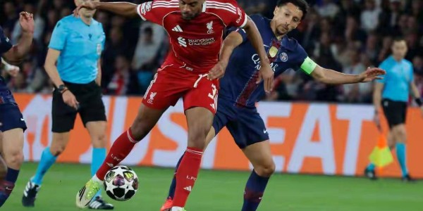 大巴黎2-0胜利物浦杜埃和克瓦拉茨赫利亚分别破门