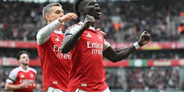 阿森纳登顶积分榜，阵容深度令人羡慕，利物浦夏窗调整未达预期