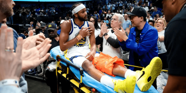 早日康复！勇士官方：穆迪成功接受左膝髌腱修复手术