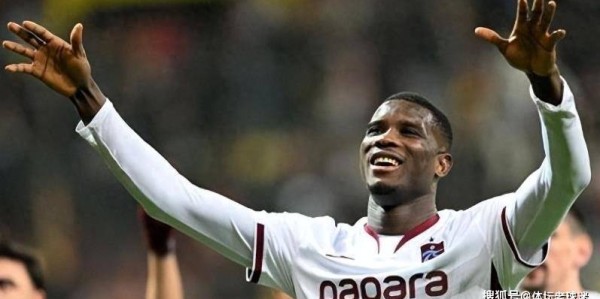 从比甲金靴到英超弃将，再到土超大杀器，2米锋霸屡次上演神仙球