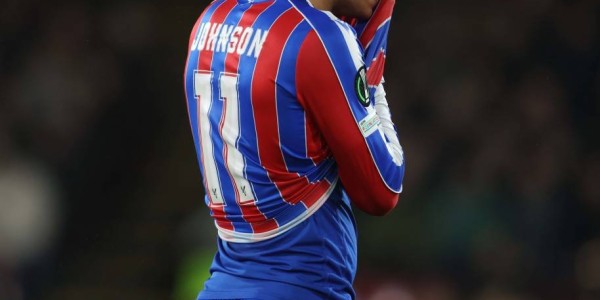 爆冷！罗萨达欧战首秀塞尔赫斯特公园逼平水晶宫，耶雷米·皮诺赛后赠球衣暖心一幕