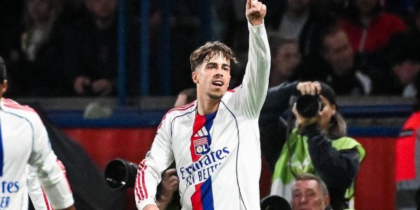 法甲最新积分榜更新：巴黎圣日耳曼意外败北，争冠形势愈发激烈