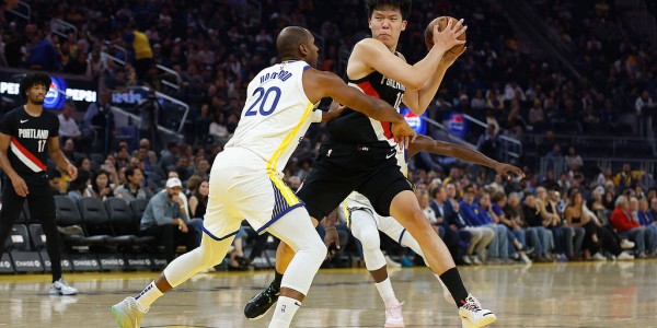 杨翰森数据：出战21分13秒6犯离场 首秀砍4分4板1助