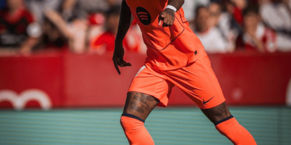 西甲领头羊易主！莱万失点拉什福德难救主，巴萨1-4惨败7连胜终结