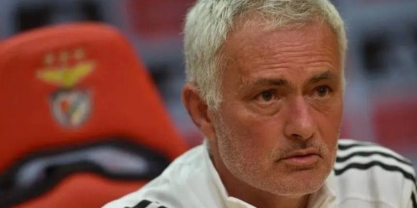 炸锅！穆帅拿10亿切尔西“刺激”全队？这话术太……