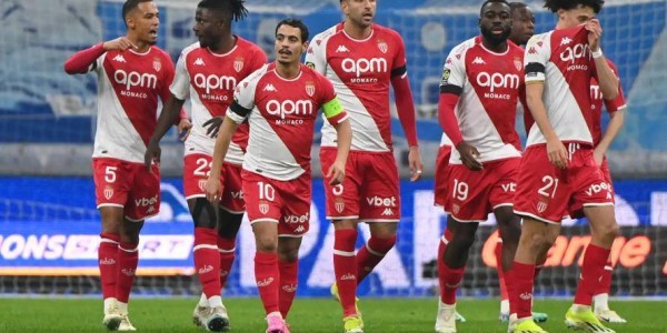 时隔21年再度登顶，朗斯领跑法甲积分榜