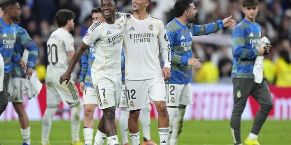 西甲-维尼修斯双响巴尔韦德破门+红牌 10人皇马3-2马竞