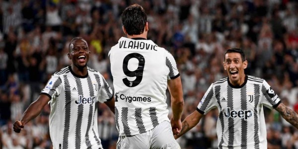 麦肯尼与尤文图斯续约四年合同，年薪420万欧元加奖金，最高可达500万欧元，预计近期官宣