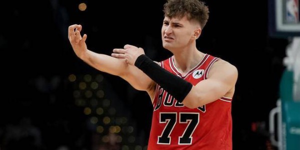 前公牛锋线与西甲球队签约两个月，他在欧锦赛的表现很不理想？