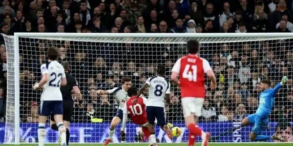 4-1横扫热刺＋终结2轮不胜＋多赛1轮5分领跑积分榜！