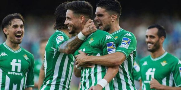 意甲联赛展望：国际米兰稳握胜局，萨索洛与科莫悬念犹存