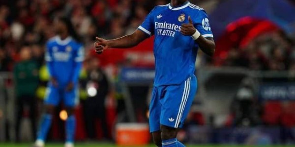 豪门欧冠之夜悲喜交织：皇马微胜本菲卡，穆帅染红，尤文惨遭五球血洗