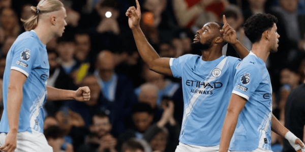 一场2-2，改变英超争冠格局，瓜迪奥拉气炸了：争冠形势恶化