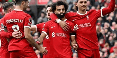 27万周薪！7500万身价成笑柄？孔帕尼一句话，利物浦的遮羞布还挂得住吗？