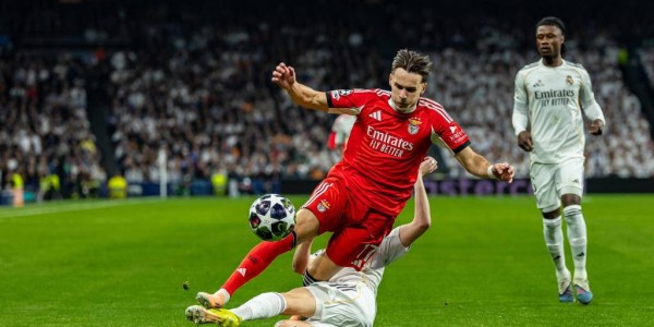 争议言论引爆伯纳乌！名嘴在《小酒馆》怒斥：皇马战曼城只是“海市蜃楼”，巴尔韦德本不该上场