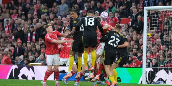 英超-迪亚洛绝平 曼联2分钟内丢2球2-2森林结束三连胜