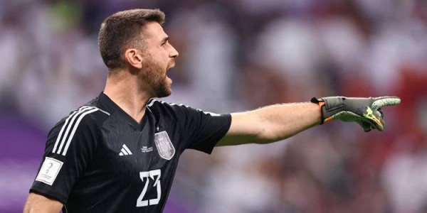 西甲焦点：巴萨出手13亿锁定巴斯托尼与小蜘蛛，西班牙门将群表现抢眼