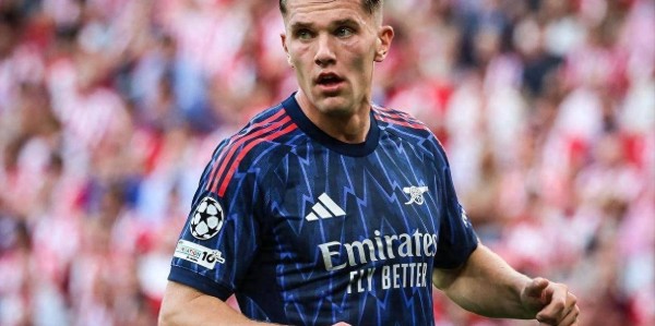 欧冠小组赛首轮战报，荷甲冠军惨遭翻盘，新军黑马能否延续奇迹