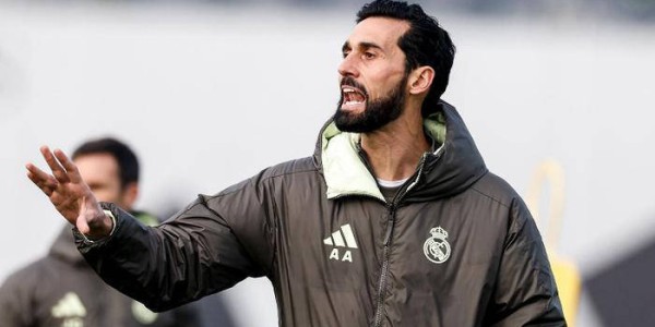 三大名帅角逐皇马帅位，老佛爷选帅难题重重，穆里尼奥再度自荐