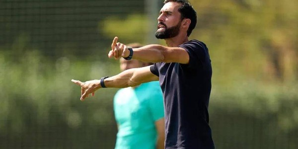 皇马新帅阿韦洛亚他将证明自己堪比阿隆索，还是走齐达内的道路？