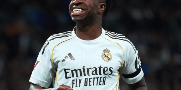 维尼修斯欧冠点球失手，接近皇马队史纪录