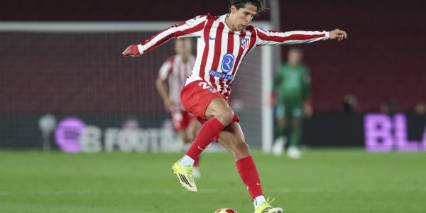 拉菲尼亚伤缺，拉什福德迎来重生机会：3000万买断的关键时刻