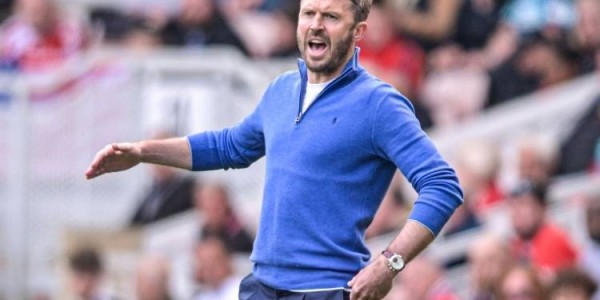 卡里克坚持自我+耐心传控，会是解决曼联问题的帮手么