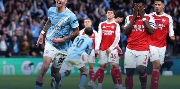 联赛杯曼城2比0阿森纳夺冠，4分钟击溃榜首队，主帅博弈瓜帅完胜